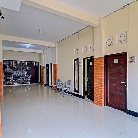 Oyo 91864 Holistic Stay Jimbaran Exterior photo