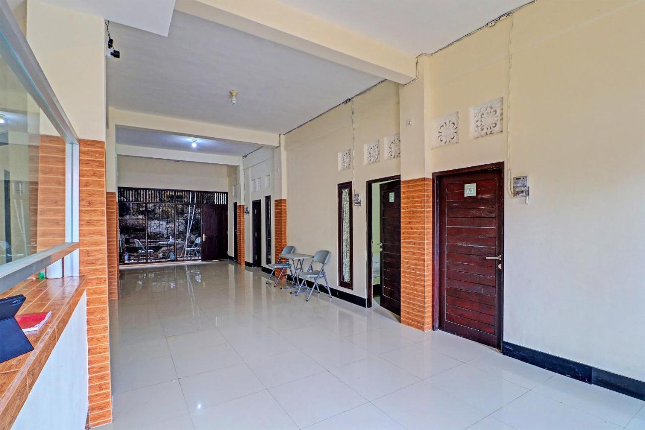 Oyo 91864 Holistic Stay Jimbaran Exterior photo