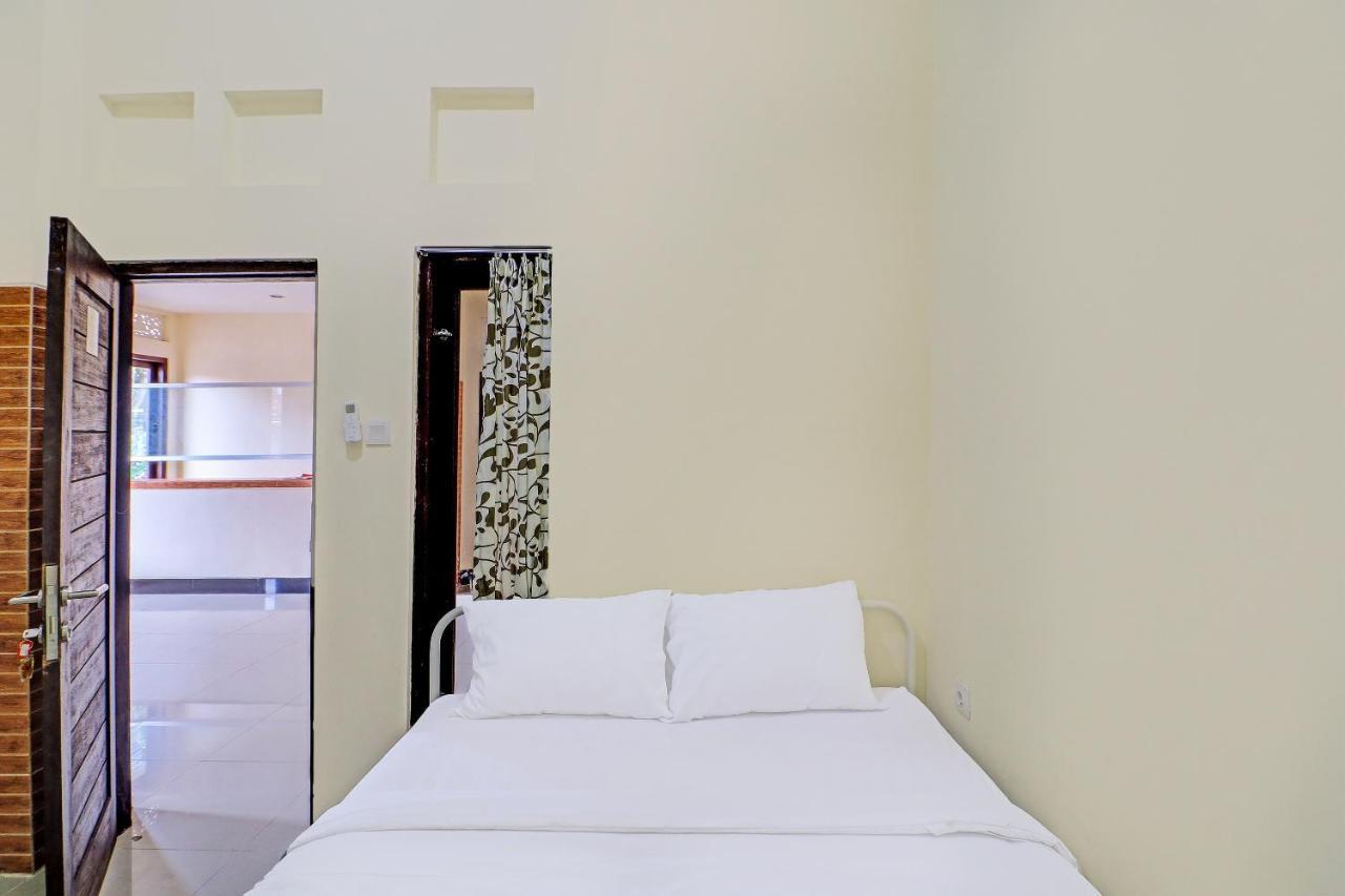 Oyo 91864 Holistic Stay Jimbaran Exterior photo