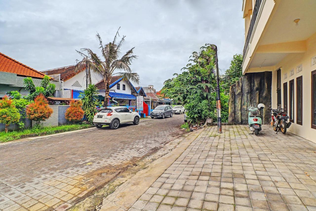Oyo 91864 Holistic Stay Jimbaran Exterior photo