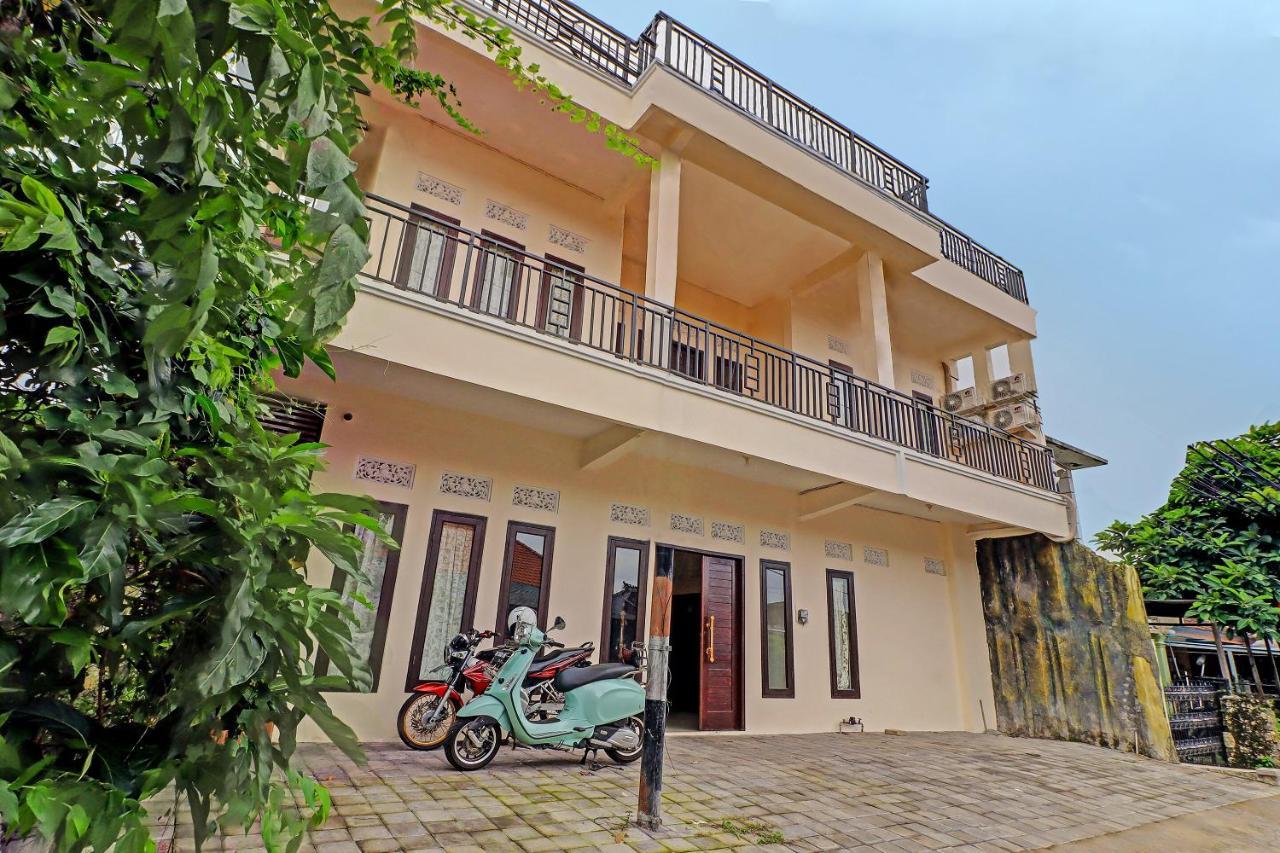 Oyo 91864 Holistic Stay Jimbaran Exterior photo