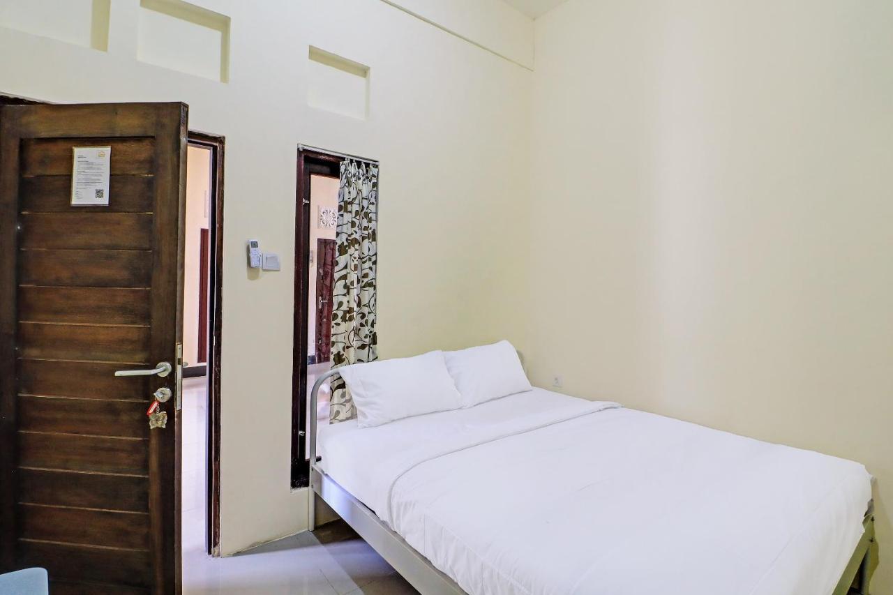 Oyo 91864 Holistic Stay Jimbaran Exterior photo
